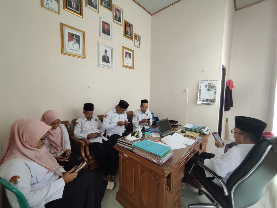 Gema Selawat Kebangsaan, KUA Metro Kibang Awali Pembacaan Hizib Dal?’il al-Khayrat