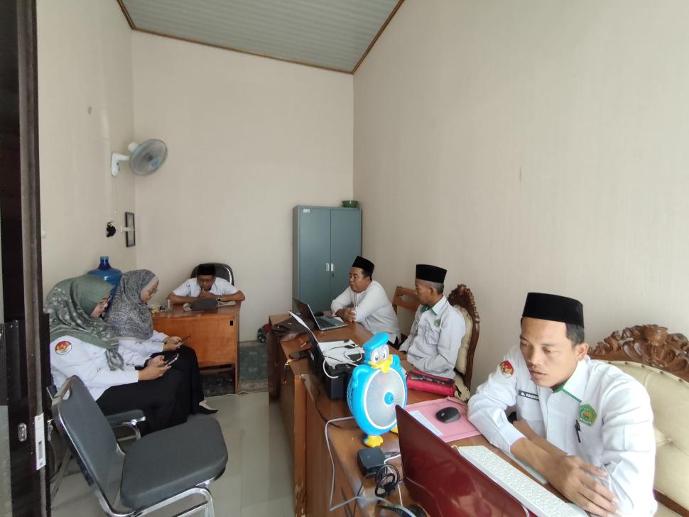 Penyuluh Agama Islam KUA Metro Kibang Laksanakan Pembacaan Dala’il al-Khayrat Hari Kedua