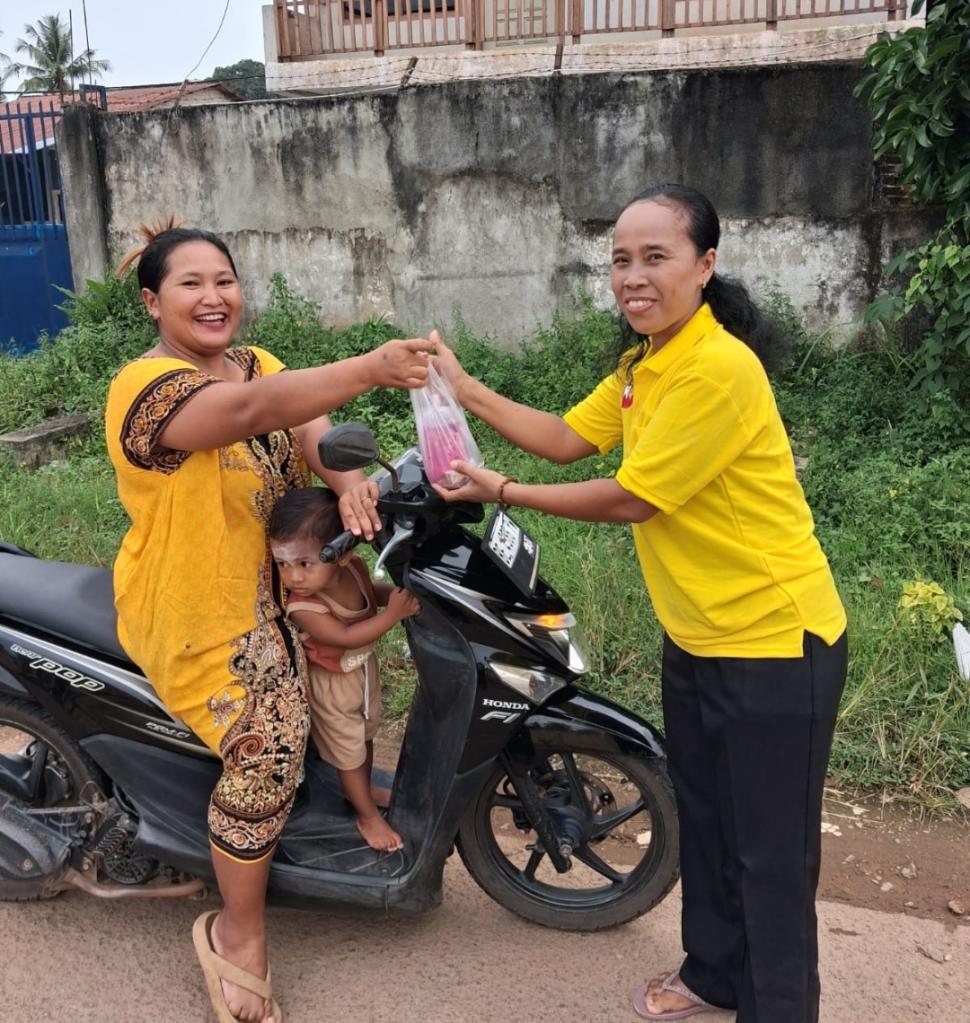 Penyuluh Agama Buddha KUA Batanghari Kolaborasi WBI dan Vihara Virya Dharma Berbagi Takjil Ramadan 1447 H