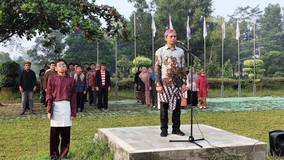 MAN IC Lampung Timur Gelar Upacara Khidmat Peringatan Hari Pendidikan Nasional 2026