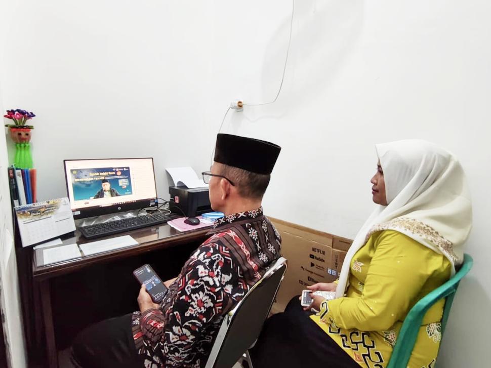 Kepala KUA Metro Kibang Perkuat Pemahaman Rashdul Kiblat Melalui Zoom Nasional Kemenag RI