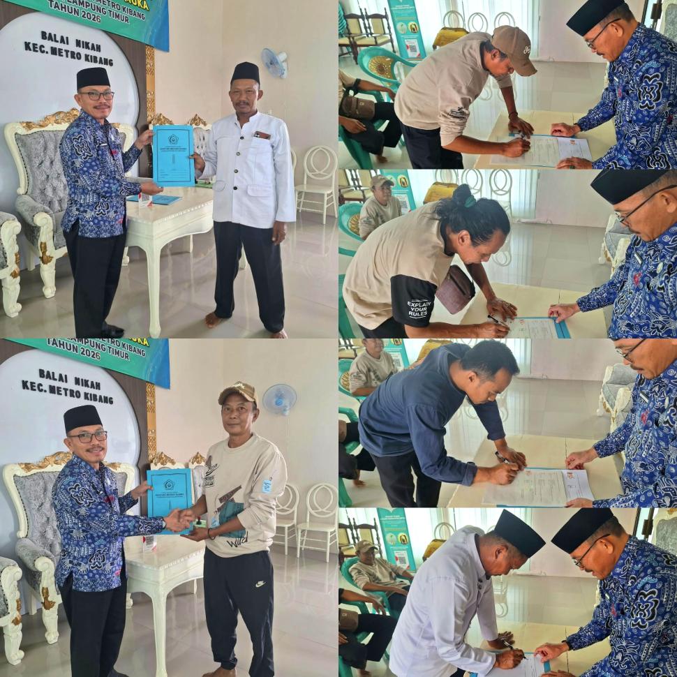 Wujudkan Wakaf yang Tertib dan Berkepastian Hukum, KUA Metro Kibang Serahkan AIW Musholla Nur Hidayah