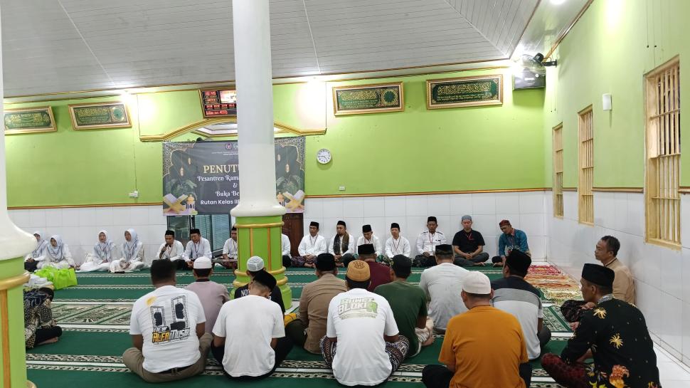 Hari Ke-3 Pesantren Ramadhan Oleh Penyuluh Agama Islam Kabupaten Lampung Timur di Rutan Sukadana, Warga Binaan Antusias Ikuti Praktik Pengurusan Jenazah