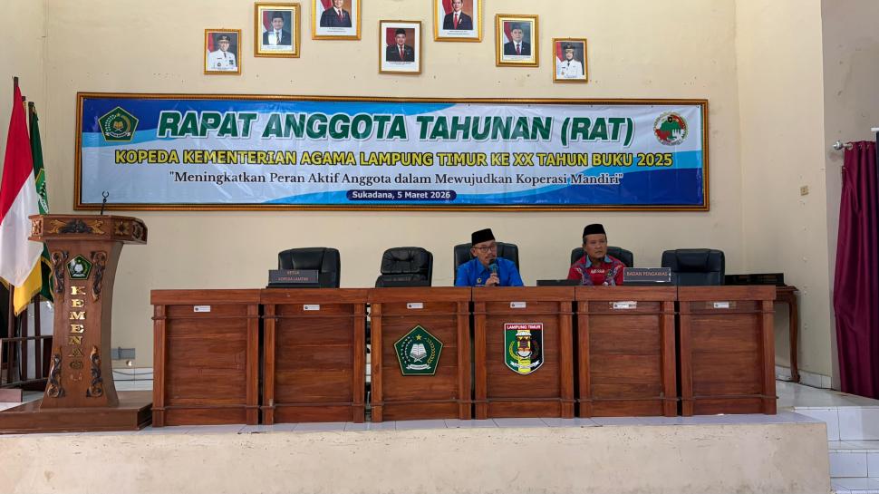 Ketua I KOPEDA Lampung Timur H. EM Sapri Ende Pimpin Sidang Pleno RAT Ke-XX