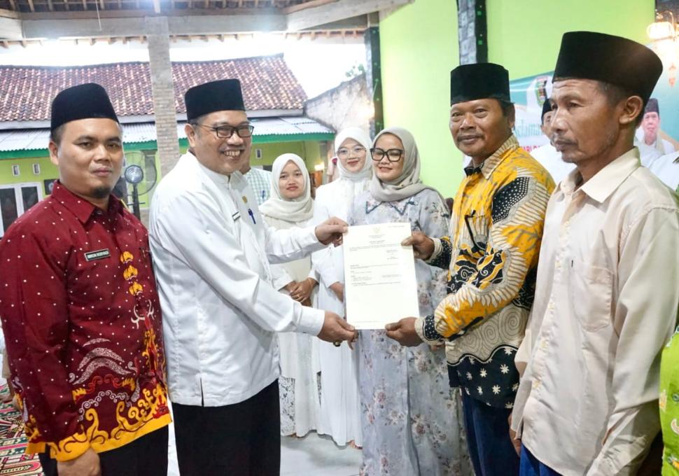 Tak Sekadar Silaturahmi, Safari Ramadan di Jabung Hadirkan Sertifikat Wakaf dan Halal bagi Masyarakat