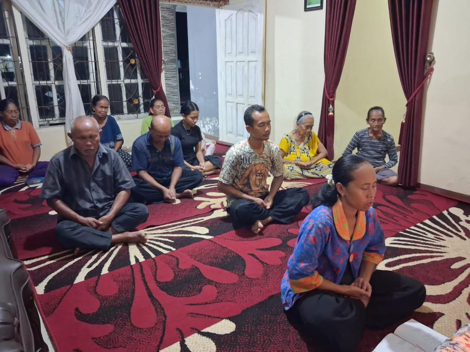 Puja Bakti Anjangsana Jadi Momentum Penyuluh Agama Buddha Ajak Umat Raih Kebahagiaan Tanpa Hutang