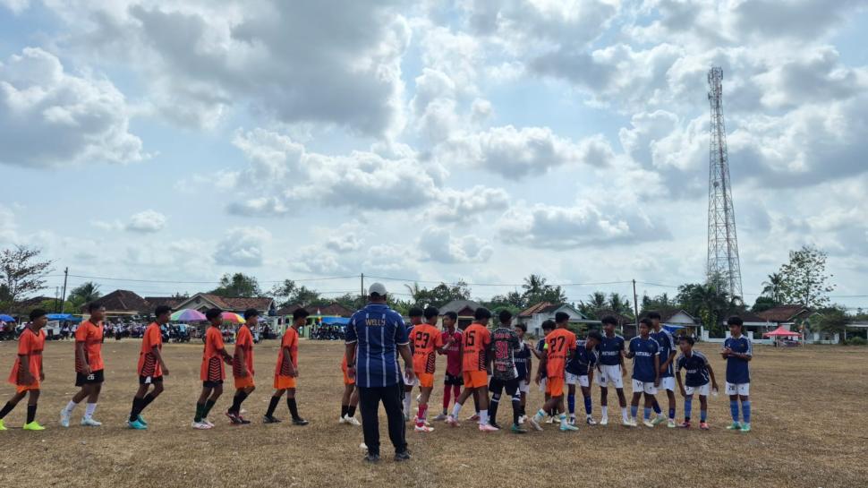 MTs N 2 Lampung Timur Juara I Turnamen Sepak Bola HUT Ke-81 RI Kecamatan Raman Utara