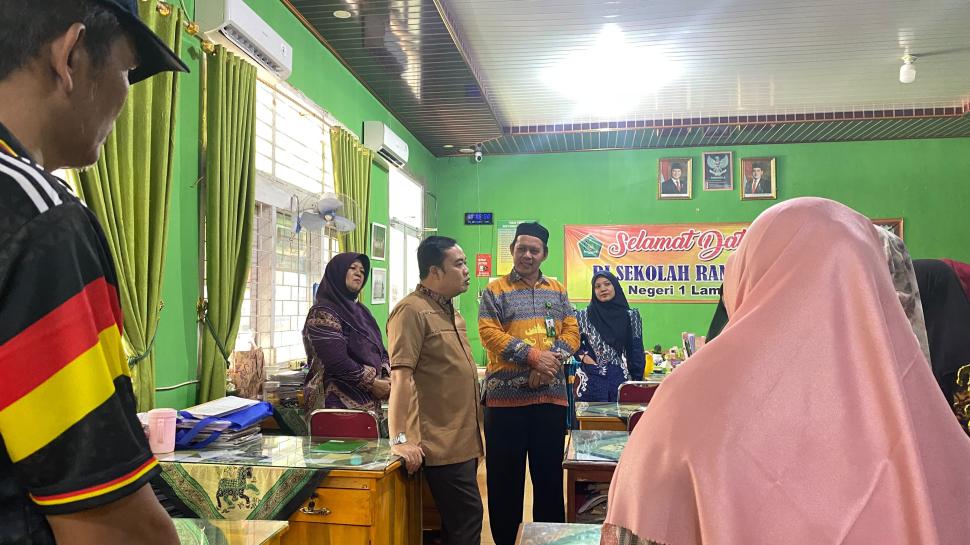 Kepala Kanwil Kemenag Provinsi Lampung Kunjungi MTsN 1 Lampung Timur, Tinjau Sarana dan Prasarana Madrasah