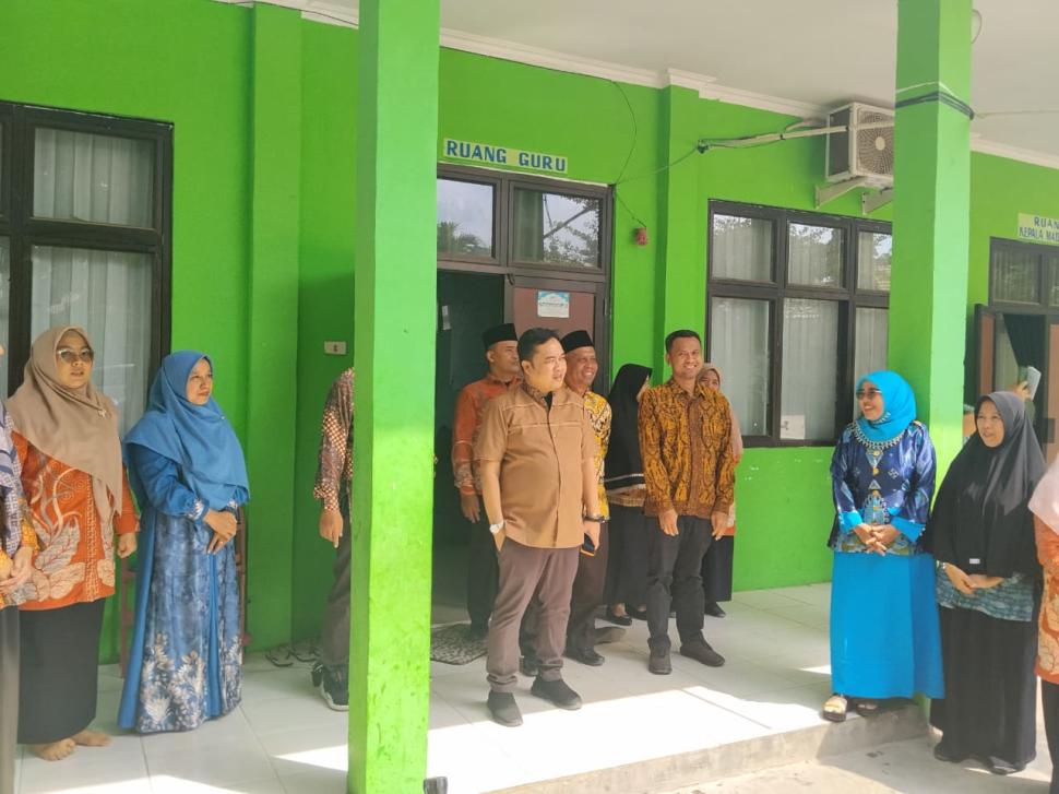 Kunjungi MIN 3 Lampung Timur, Kakanwil Kemenag Provinsi Lampung Tinjau Sarana dan Prasarana