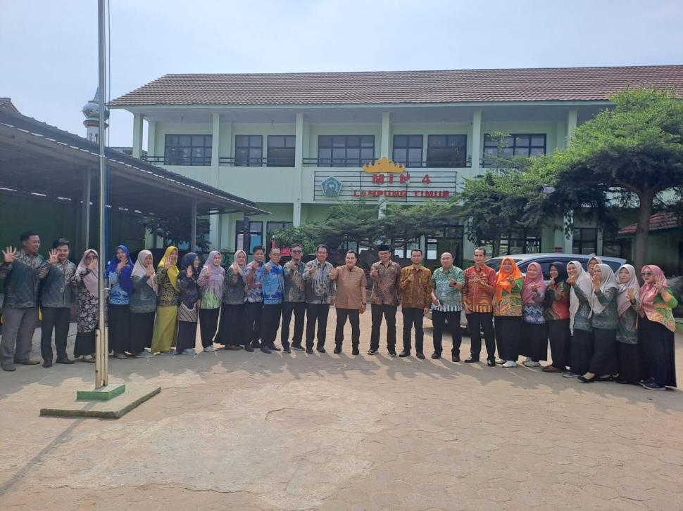 Kepala Kanwil Kemenag Lampung Sambangi MIN 4 Lamtim, Pastikan Kondisi Sarana dan Prasarana Madrasah