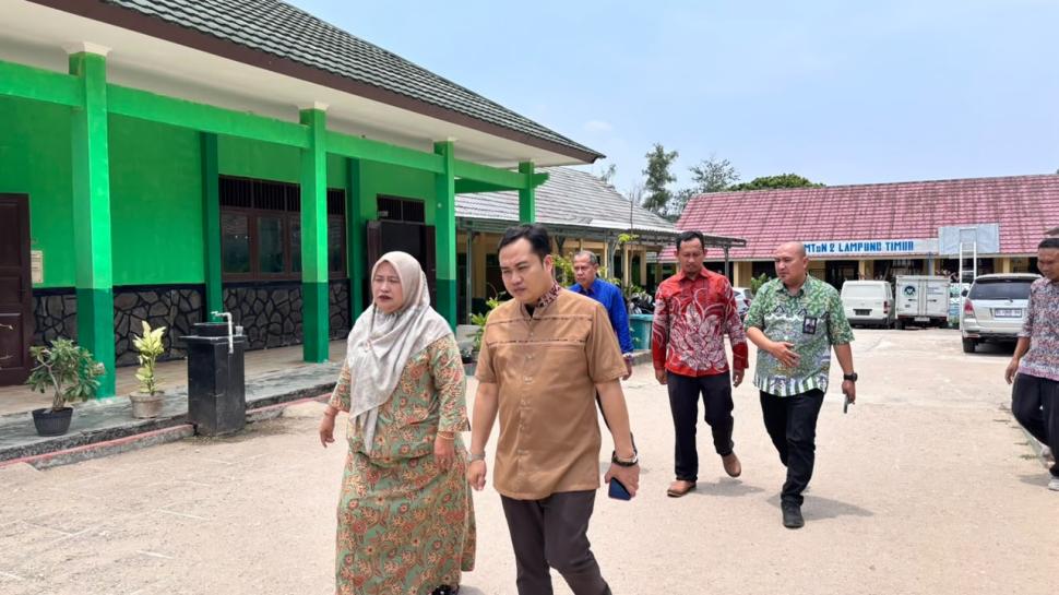 Kakanwil Kemenag Lampung Kunjungi MTsN 2 Lampung Timur, Tekankan Budaya Disiplin