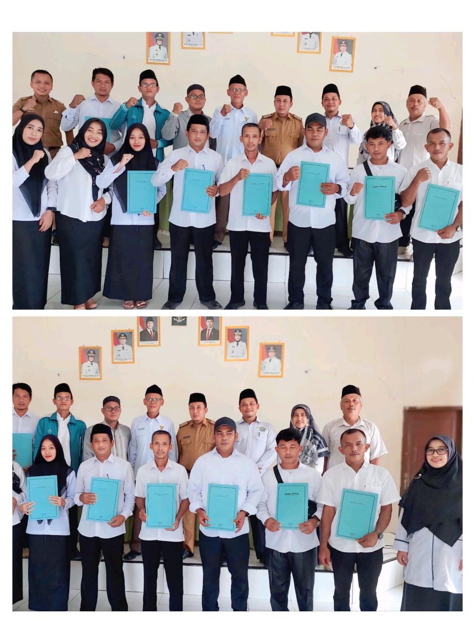 Jawahir Wakili KUA Way Bungur Dalam Penyerahan SK UPZ Desa