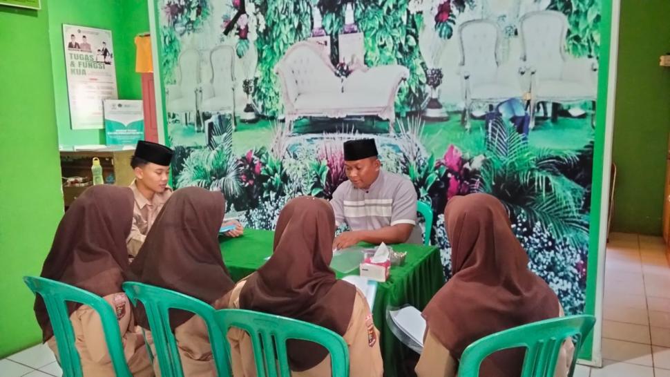 Penyuluh KUA Mataram Baru Bimbing Siswa SMK Hidayatul Quran Jalani PKL