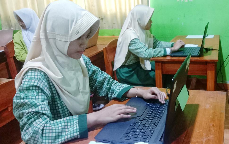 Sembilan Peserta Didik MTsN 1 Lampung Timur Ikuti Olimpiade Madrasah Indonesia Tingkat Kabupaten