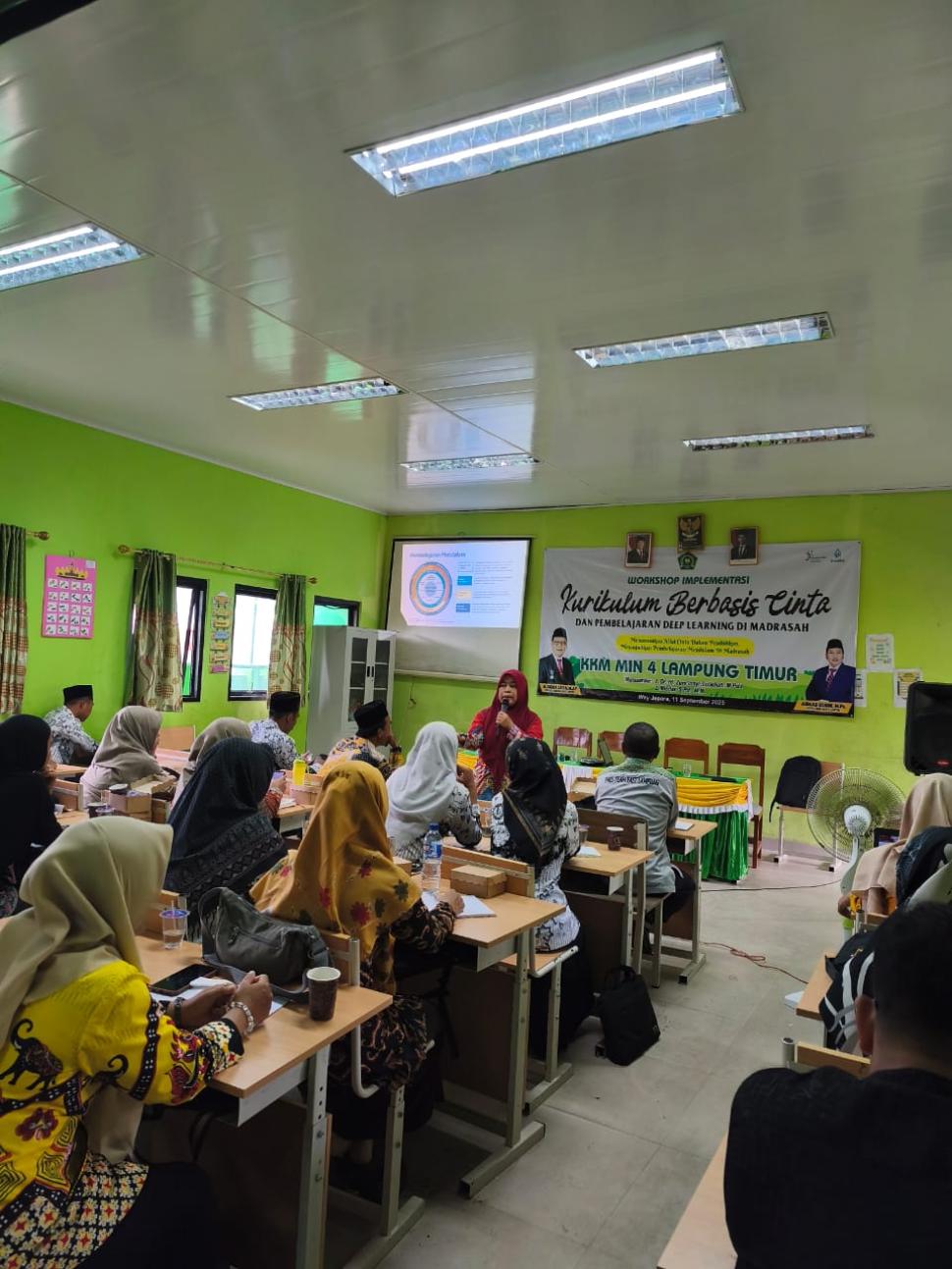 Workshop Implementasi Kurikulum Berbasis Cinta dan Pembelajaran Deep Learning di KKM MIN 4 Lampung Timur