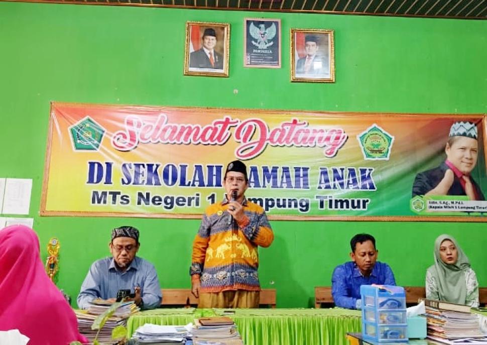 Sinergi Tanpa Henti: Estafet Dedikasi Kaur TU untuk Kemajuan MTsN 1 Lampung Timur