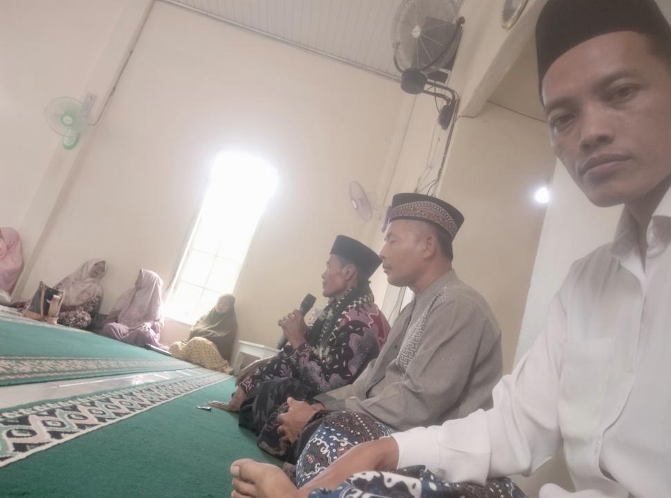 Akhir Ramadhan, Penyuluh Agama KUA Metro Kibang Ajak Jamaah Perkuat Iman
