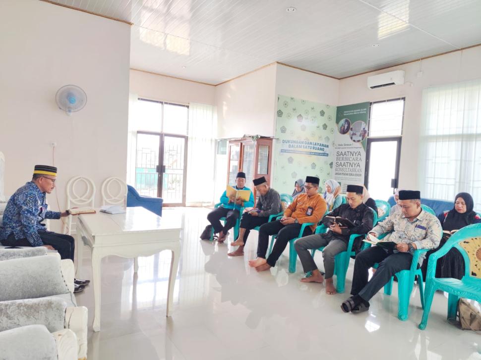 Hidupkan Ramadhan, KUA Metro Kibang Laksanakan Tadarus Al-Qur’an Bersama