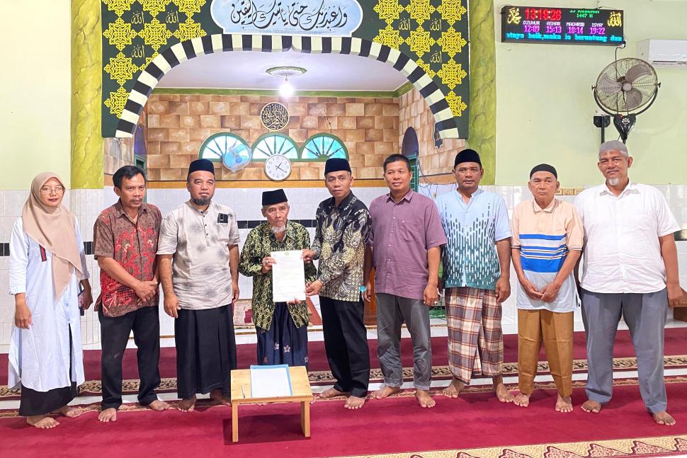 Maknai Ramadhan dengan Aksi, KUA Mataram Baru Percepat Ikrar Wakaf di Masjid Al-Muttaqin