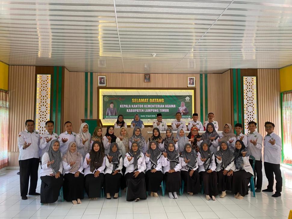 Kepala Kemenag Lampung Timur Laksanakan Monitoring TKA dan Pembinaan ASN di MTsN 2 Lampung Timur