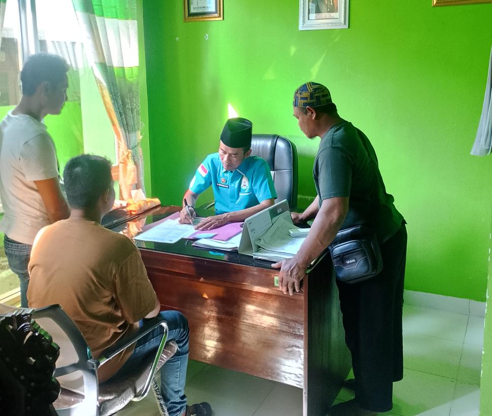 Kepala KUA Sukadana Pandu Ikrar Taukil Wali Bil Kitabah