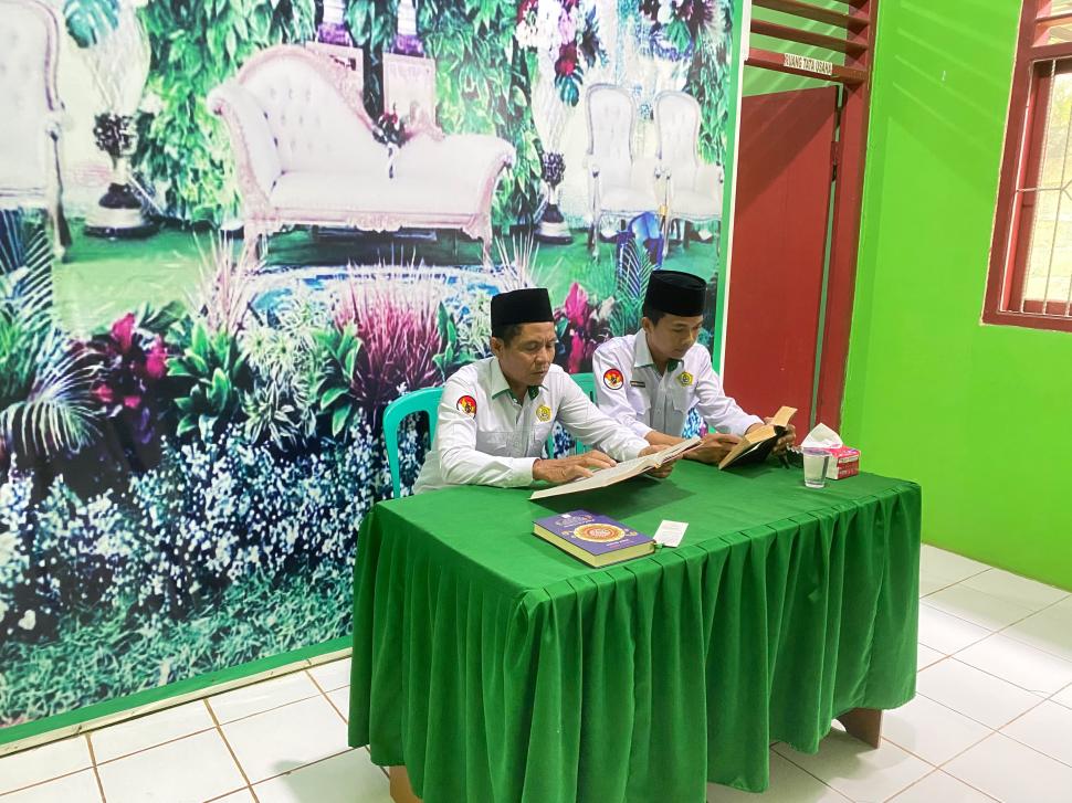 KUA Mataram Baru Rutin Awali Layanan dengan Tadarus Al-Qur'an