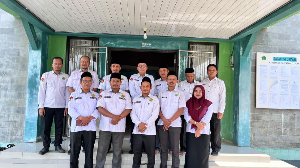 KUA Labuhan Ratu Sambut Pembinaan Kasi Bimas Islam dan Pemeriksaan Administrasi Nikah RujuK
