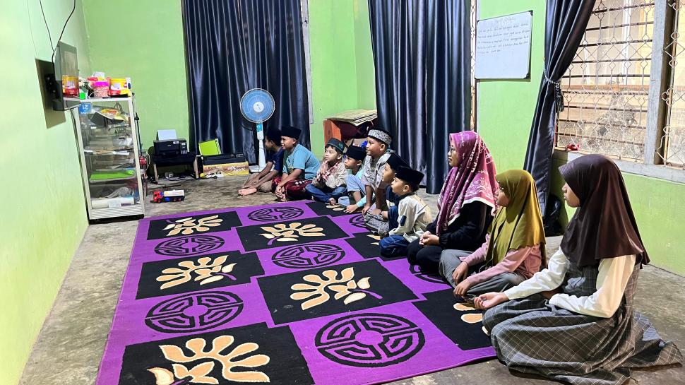 Nobar Film Jelang Berbuka, Cara Seru Penyuluh KUA Metro Kibang Tanamkan Nilai Keislaman