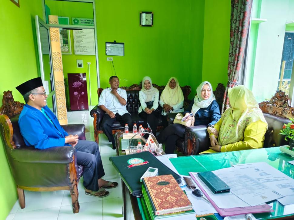 KUA Batanghari Terima Kunjungan PLKB, Perkuat Sinergi Bimwin Mandiri
