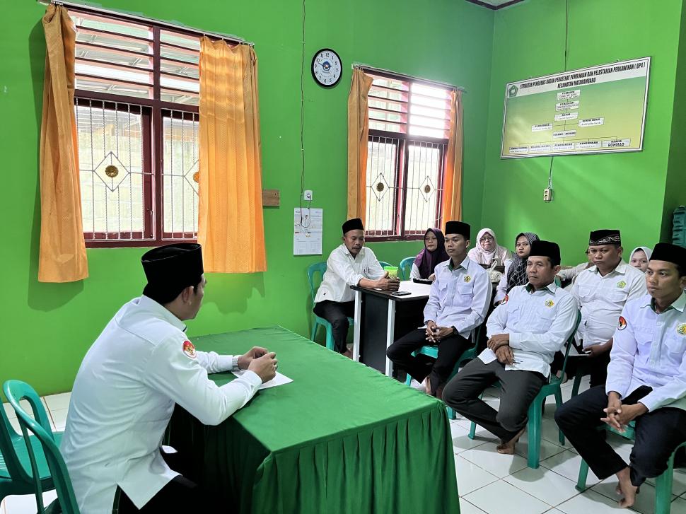 Tonggak Awal Kepemimpinan, Kepala KUA Mataram Baru Pimpin Rapat Perdana