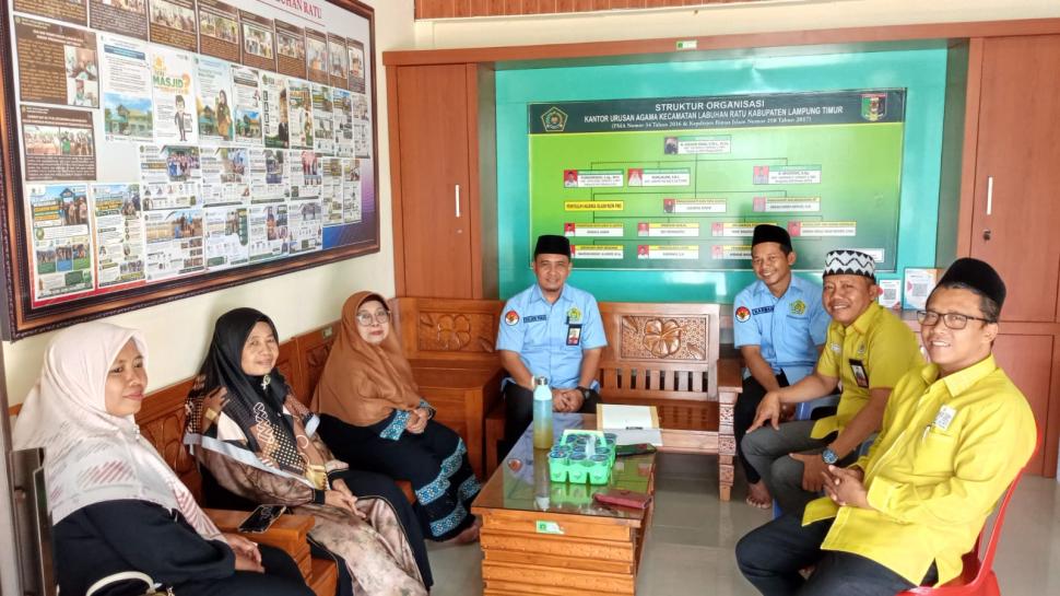 Bangun Semangat Nasionalisme, KUA Labuhan Ratu dan PAC Muslimat NU Gelar Rapat Persiapan Lomba Pidato HUT RI ke-81