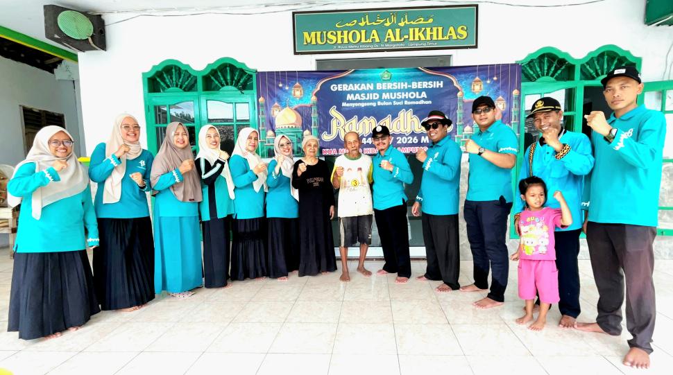 Tak Hanya Administrasi, KUA Metro Kibang Turun Lapangan GEBER Mushola Sambut Ramadhan