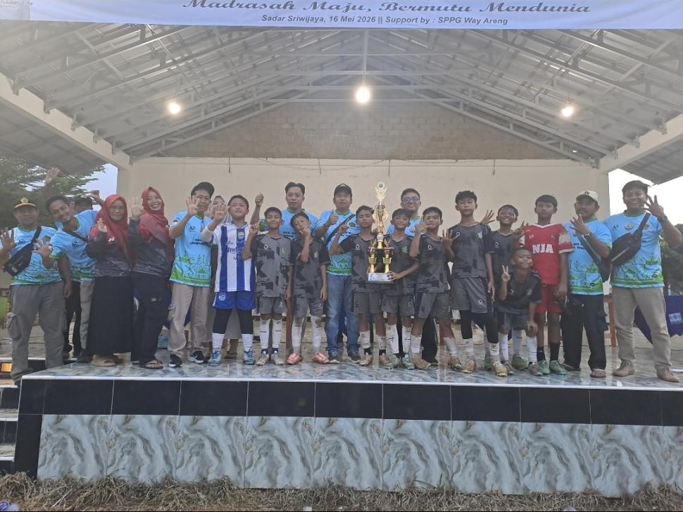 MIN 4 Lampung Timur Raih Juara 1 Mini Soccer pada Ajang KOMI