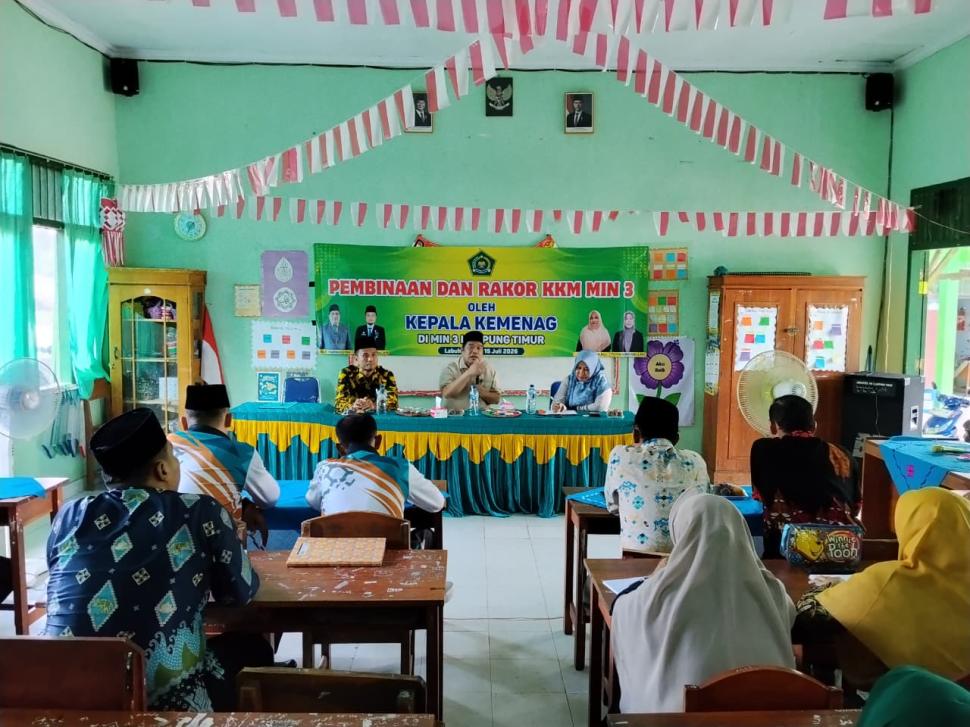 Kepala Kantor Kementerian Agama Lampung Timur Berkunjung Ke MIN 3 Lampung Timur dan Berikan Pembinaan kepada Dewan Guru