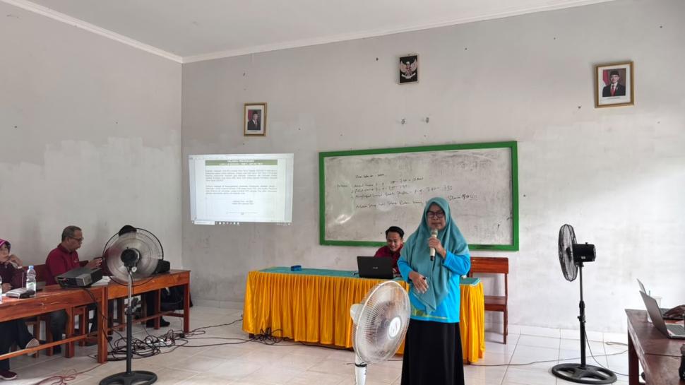 Tingkatkan Kualitas dan Kompetensi Guru, MTsN 2 Lampung Timur Hadirkan Dr. Zuni Insyi Sholihati dalam Bimtek Kurikulum Berbasis Cinta dan Kokurikuler