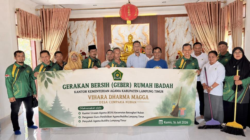 Penyuluh Agama Buddha Lampung Timur Bersama KUA Batanghari Nuban dan Mitra Laksanakan Gerakan Bersih Rumah Ibadah di Vihara Dharma Magga