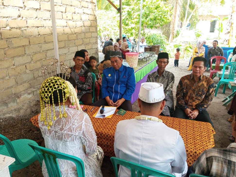 Pencatatan Nikah di Desa Kedung Ringin, Feri Putra dan Juwarti Resmi Menjadi Pasangan Suami Istri