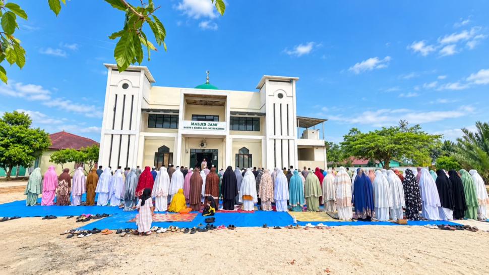 Bersama Masyarakat, KUA Metro Kibang Panjatkan Doa Melalui Salat Istisqa