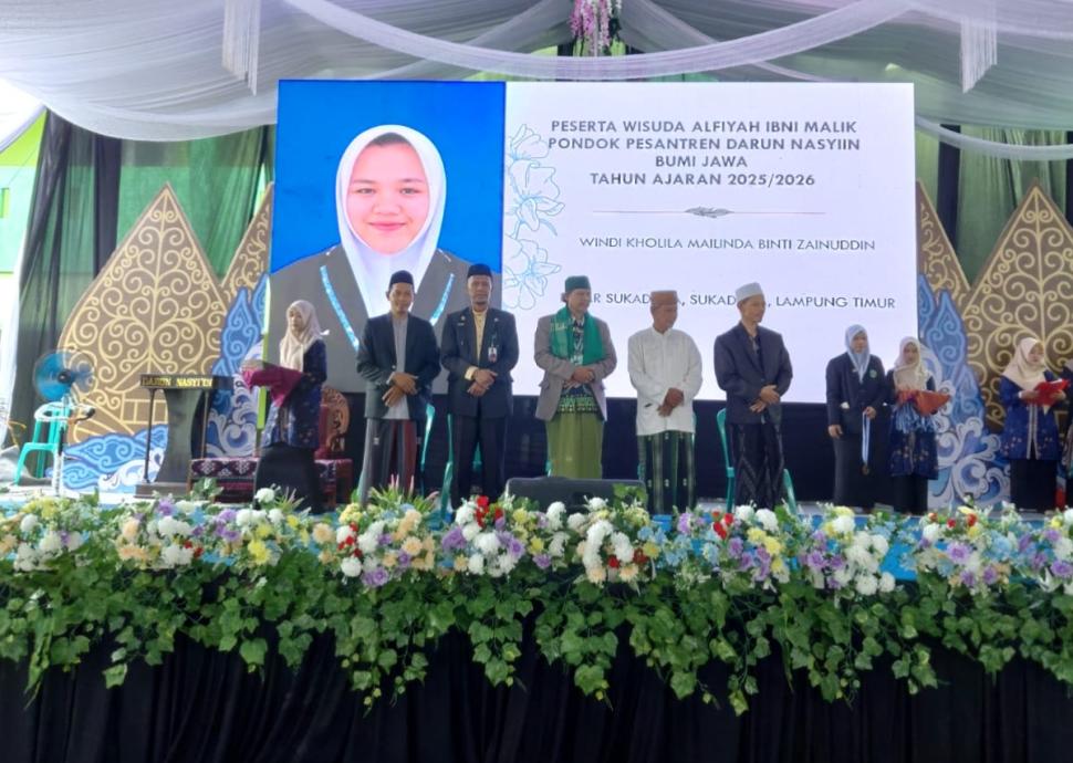 Kepala KUA Batanghari Nuban Ikut Mewisuda Santri Tahfidz Al Qur'an Pondok Pesantren Darun Nasyiin Bumi Jawa