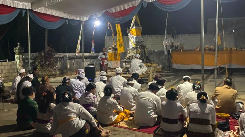 Piodalan Pura Jagadnatha Dharma Kerti Perkuat Sraddha, Bhakti, dan Tertib  Administrasi Rumah Ibadah di Labuhan Ratu
