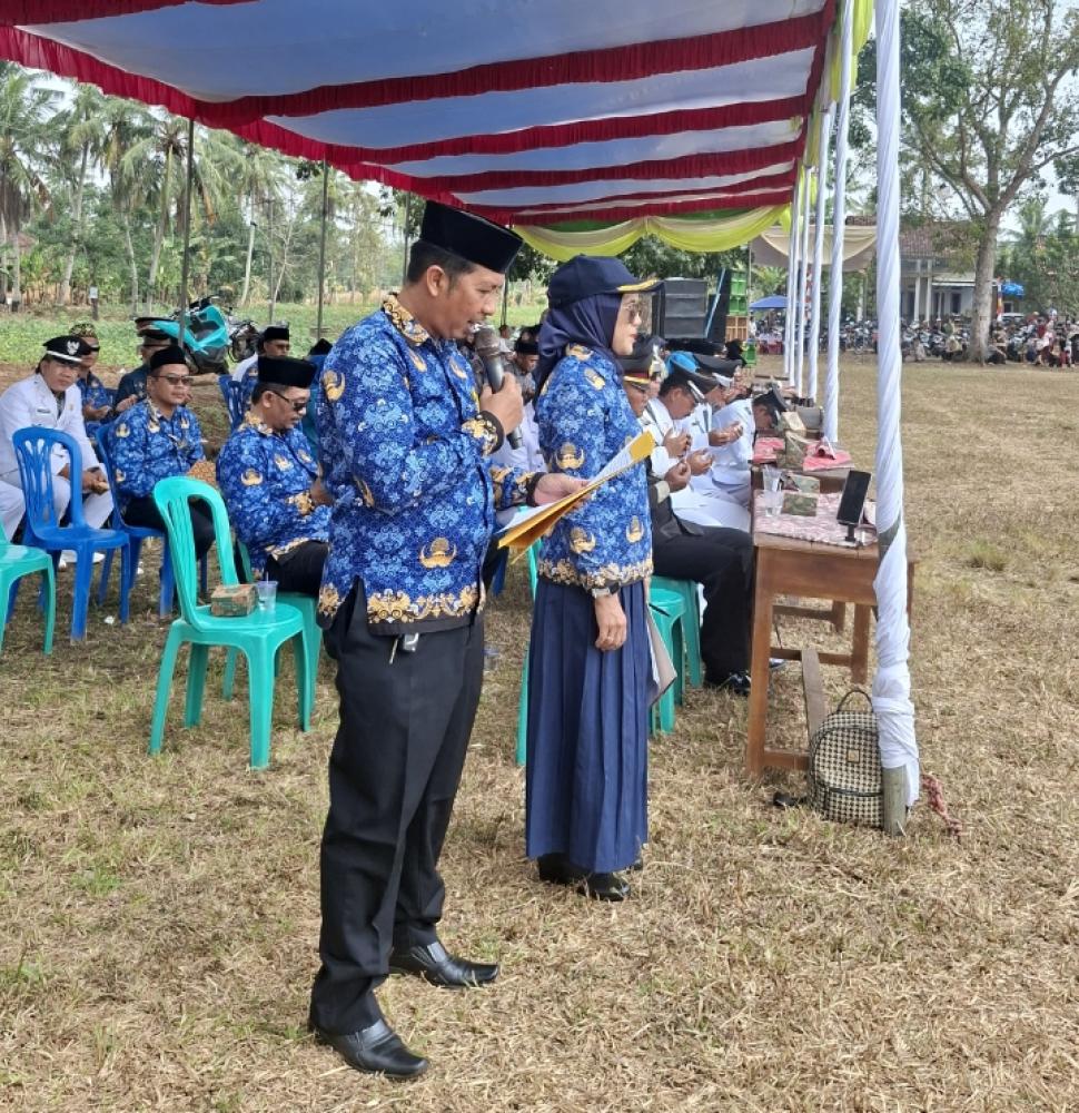 Kepala KUA Marga Sekampung Pimpin Doa Upacara HUT RI ke-81