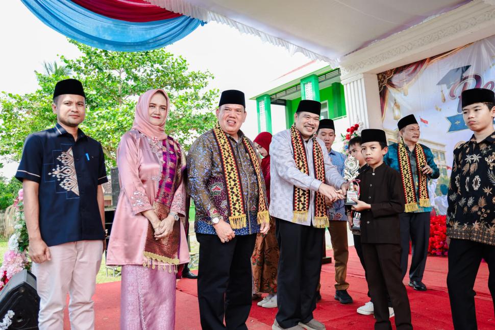 Pelepasan Siswa dan Wisuda Tahfidz MIN 2 Lampung Timur, Bekali Generasi Berilmu dan Berakhlak