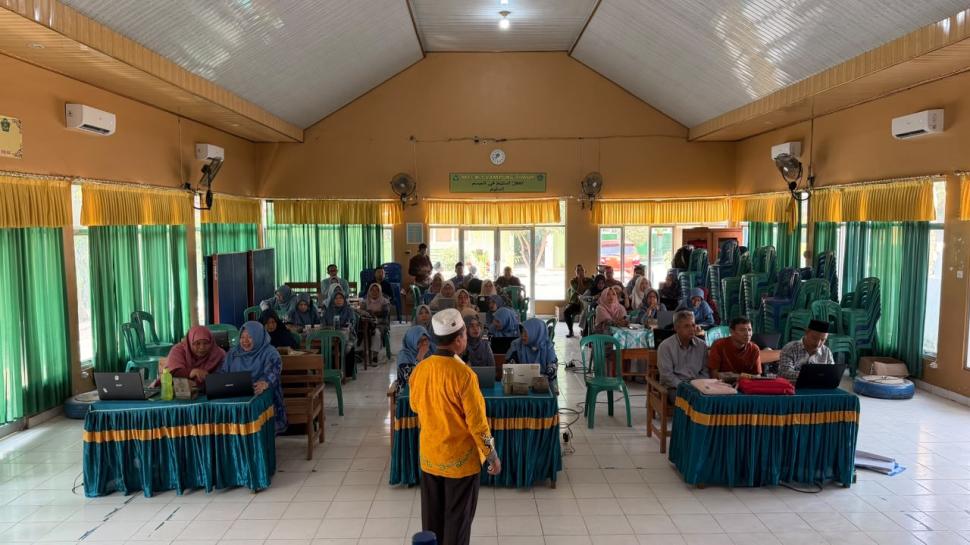 Workshop KBC di MTsN 1 Lampung Timur: Saat Cinta Menjadi Fondasi Kurikulum Madrasah
