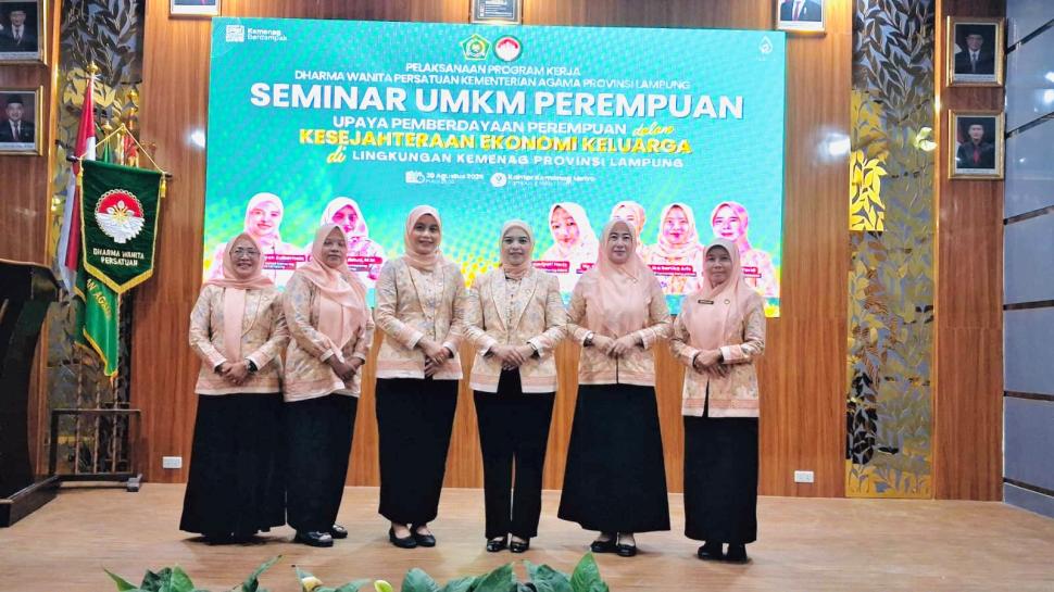DWP Kemenag Lampung Timur Ikuti Seminar dan Bazar UMKM DWP Kemenag Provinsi Lampung di Kota Metro