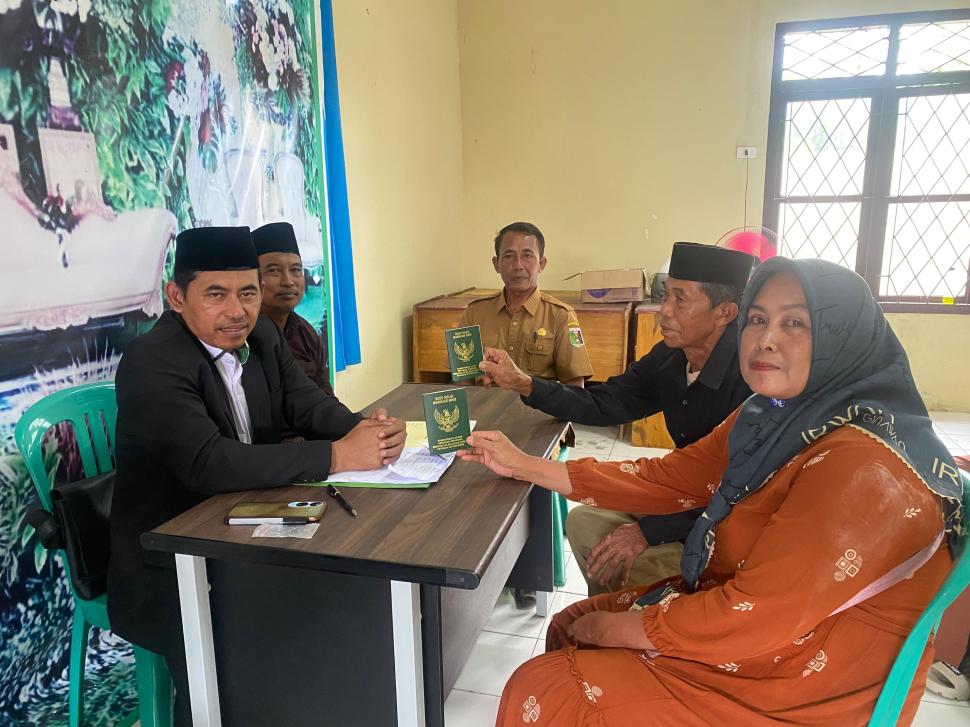 Kepala KUA Mataram Baru Pimpin Akad Nikah di Balai Nikah