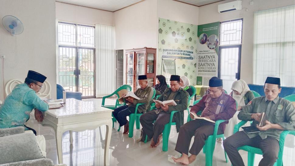 Bangun Kebiasaan Qur’ani, KUA Metro Kibang Rutin Tadarus Bersama