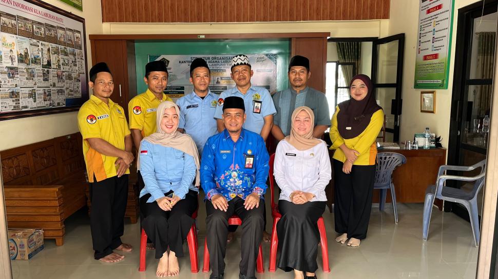 Bangun Kolaborasi Layanan Masyarakat, Kepala Puskesmas Rajabasa Lama dan PLKB Sambangi KUA Labuhan Ratu