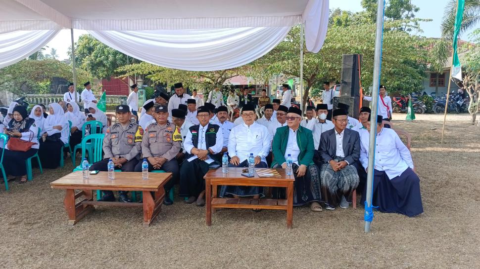 SANTRI MENGUATKAN NEGERI MENUJU INDONESIA EMAS, Keluarga Besar KUA Raman Utara ikutserta dalam Upacara Hari Santri 2026 Sebagai Bentuk Dukungan Pemambangun dan penguatan Negeri