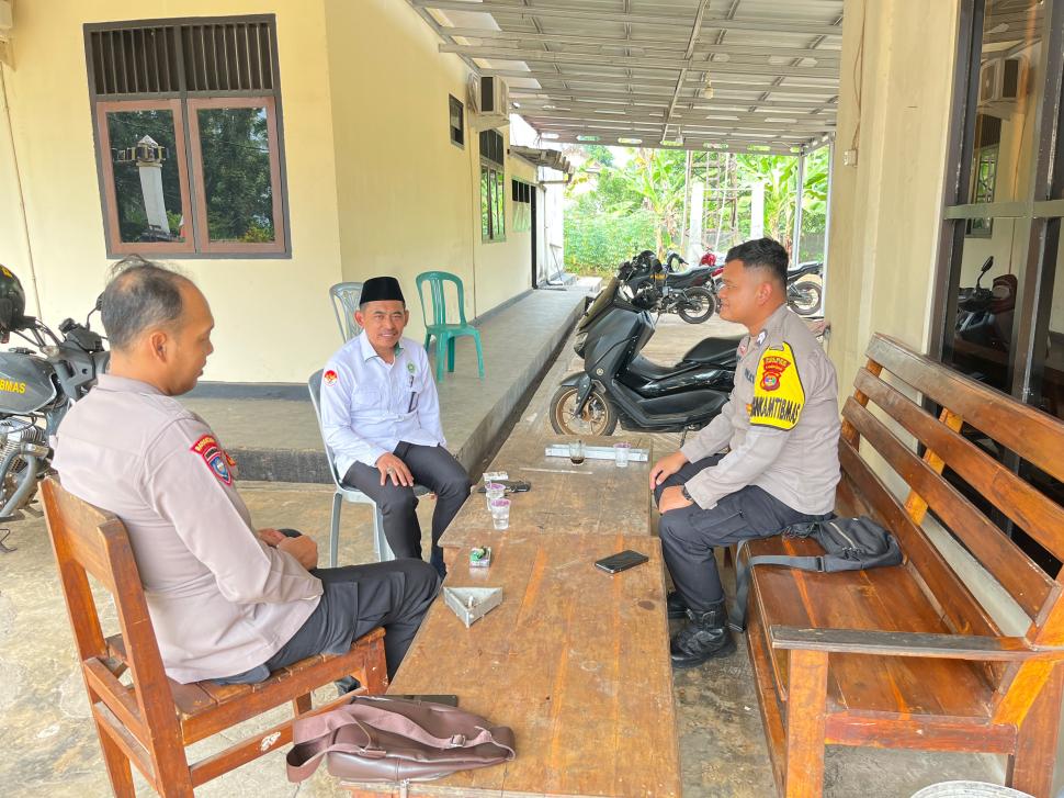 Kepala KUA Mataram Baru Perkuat Sinergi Melalui Silaturahmi ke Polsek