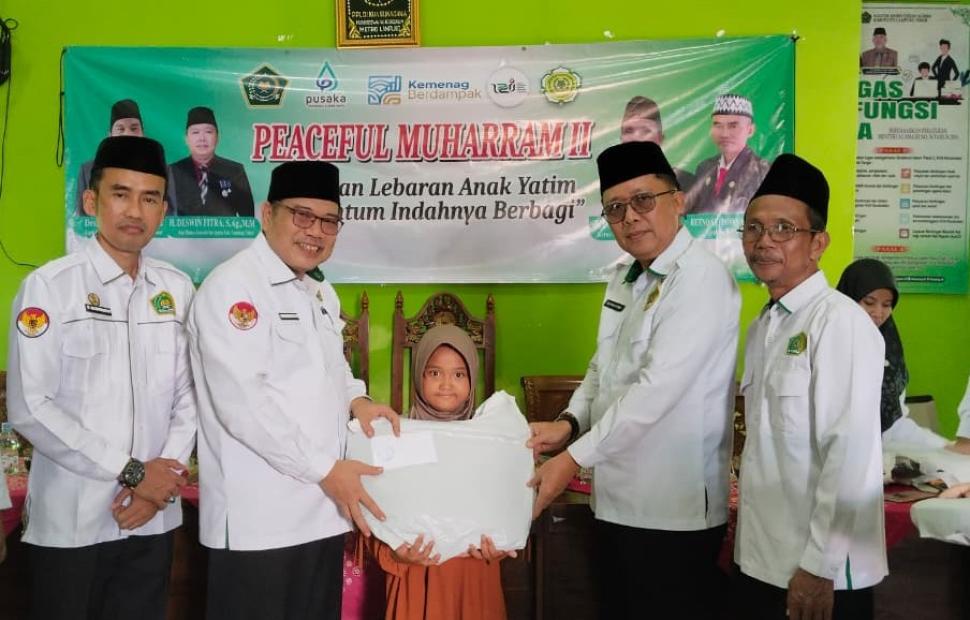 Muharam Jadi Momentum Berbagi, Anak Yatim di Sukadana Terima Santunan dari Kemenag